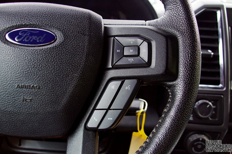 Ford F150 XLT 5.0 V8 395 KM Skóry El. fotele Kam cof. Podgrz fotele Czarny sufit zdjęcie 32