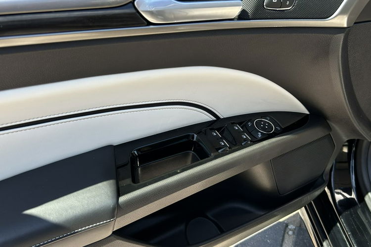 Mondeo Ford Mondeo Hybryd Automat Vignale FulLED Wentyle zdjęcie 10