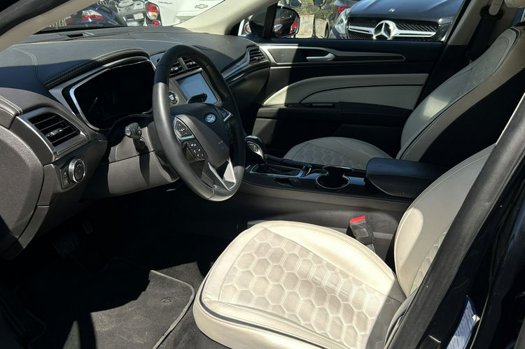 Mondeo Ford Mondeo Hybryd Automat Vignale FulLED Wentyle zdjęcie 7