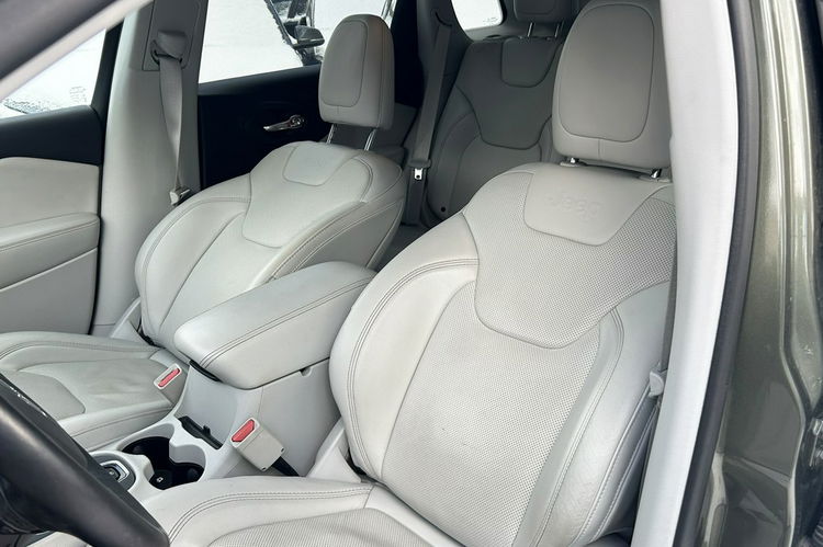 Jeep Cherokee Limited/Białe skóry/kamera/grzana kierownica/bixenon/el.klapa zdjęcie 10