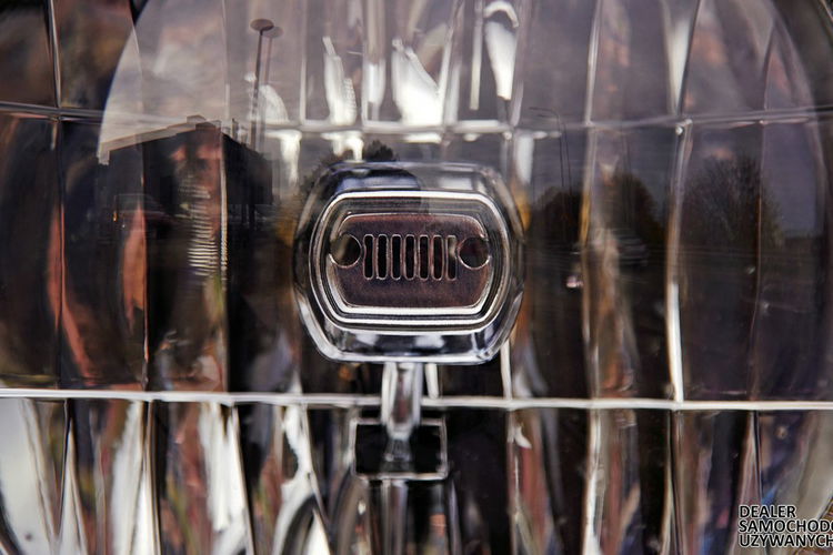 Jeep Wrangler Unlimited Sport 2020 – Siła, Styl i Gotowość na Każdą Przygodę zdjęcie 16