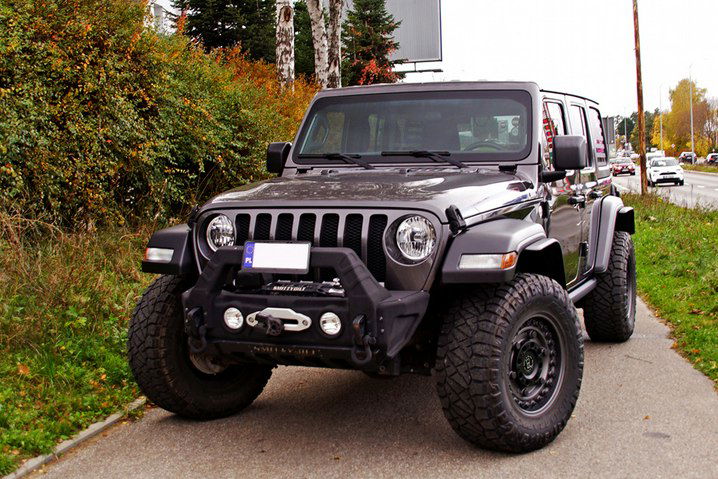 Jeep Wrangler Unlimited Sport 2020 – Siła, Styl i Gotowość na Każdą Przygodę zdjęcie 43