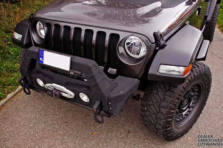 Jeep Wrangler Unlimited Sport 2020 – Siła, Styl i Gotowość na Każdą Przygodę zdjęcie 44