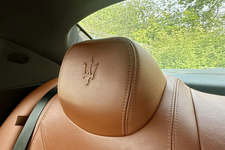 Maserati Ghibli 3.0 410KM SQ4 Kamera Cofania Bi ksenon+led Skóry Szyberdach zdjęcie 16