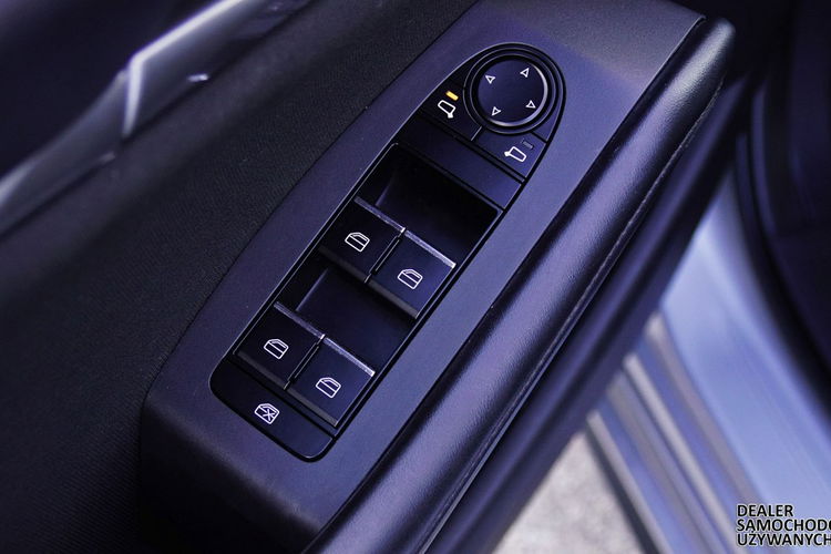 Mazda 3 2.0 SkyActive-G 120KM Navi Automat zdjęcie 21