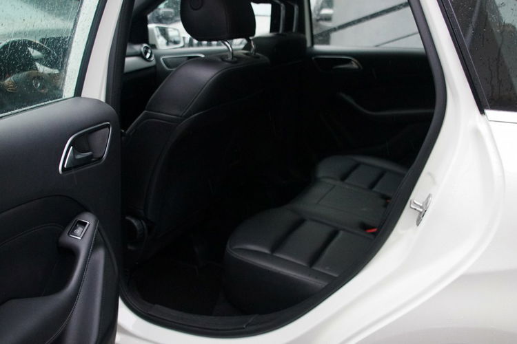 Mercedes B 250 4Matic Aut. Skóra Panorama Kamera - Raty Zamiana Gwarancja zdjęcie 8