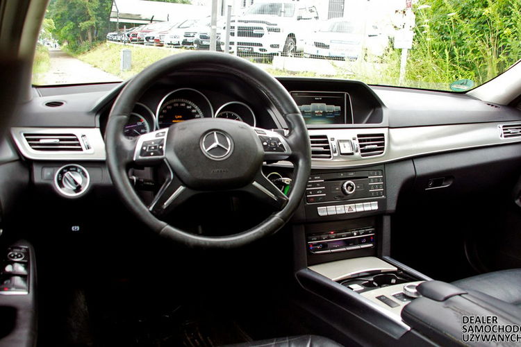 Mercedes E 200 CDI T BlueEfficiency 7-osobowy RATY ZAMIANA zdjęcie 16