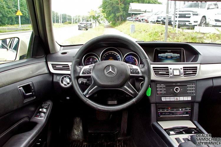 Mercedes E 200 CDI T BlueEfficiency 7-osobowy RATY ZAMIANA zdjęcie 17