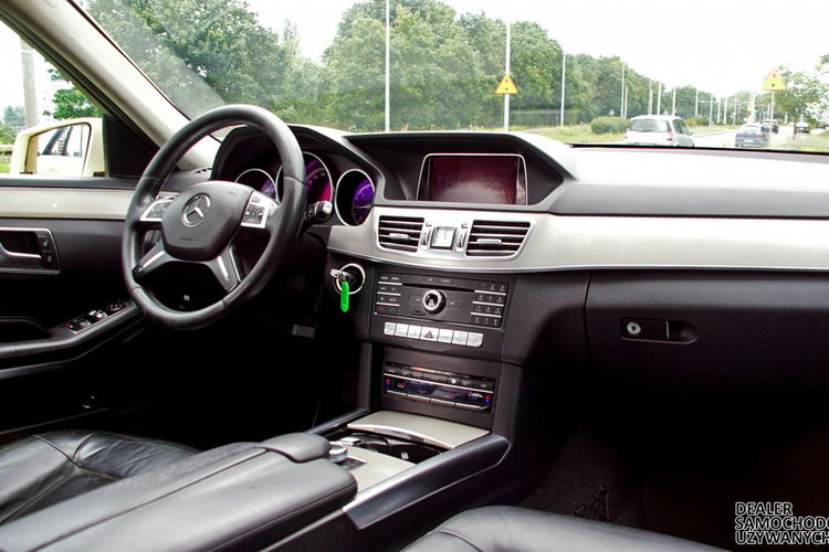 Mercedes E 200 CDI T BlueEfficiency 7-osobowy RATY ZAMIANA zdjęcie 18