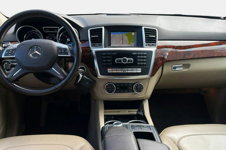 Mercedes ML 350 Salon PL Jasne skóry Pneumat El.klapa El.fotele Bi xenon + led zdjęcie 9