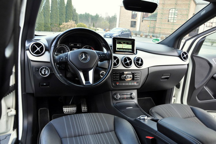 Mercedes B 220 2.2CDI(170KM) Radar Xenon Led Duża Navi Kamera Skóry 2xParkt Alu17"ASO zdjęcie 28