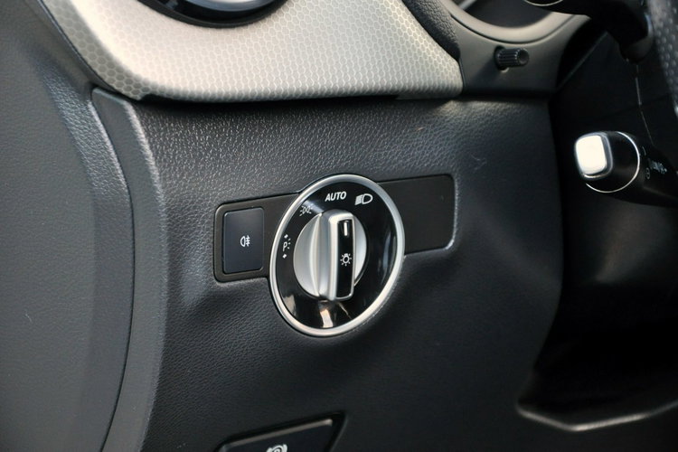 Mercedes B 220 2.2CDI(170KM) Radar Xenon Led Duża Navi Kamera Skóry 2xParkt Alu17"ASO zdjęcie 37