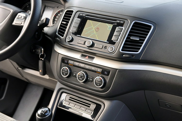 Seat Alhambra 2.0TDI(140KM) Xenon Navi Kamera 7-Foteli El.Fotel Welur Reling Alu17" zdjęcie 30