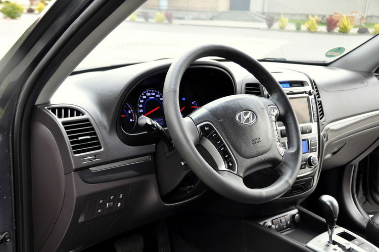 Hyundai Santa Fe 2.2CRDi(197KM) 4WD Xenon Navi Kamera Skóry Grzana Kierownica Alu18"ASO zdjęcie 23