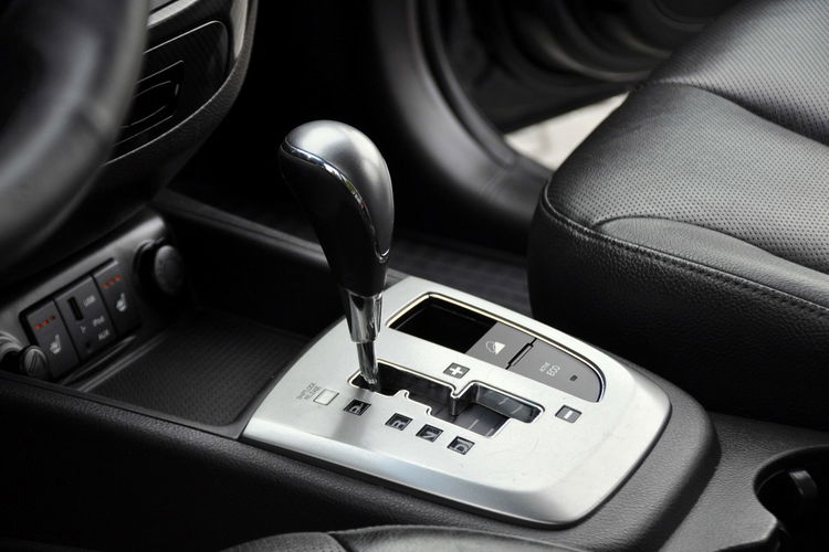 Hyundai Santa Fe 2.2CRDi(197KM) 4WD Xenon Navi Kamera Skóry Grzana Kierownica Alu18"ASO zdjęcie 35