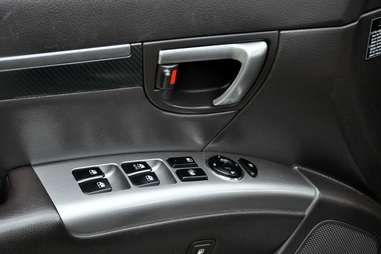 Hyundai Santa Fe 2.2CRDi(197KM) 4WD Xenon Navi Kamera Skóry Grzana Kierownica Alu18"ASO zdjęcie 37