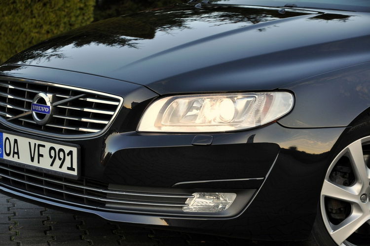 Volvo V70 2.0d(181KM) D4 Lift Led Xenon Navi Skóry Virtual Cokpit Alu17"FUL ASO zdjęcie 12