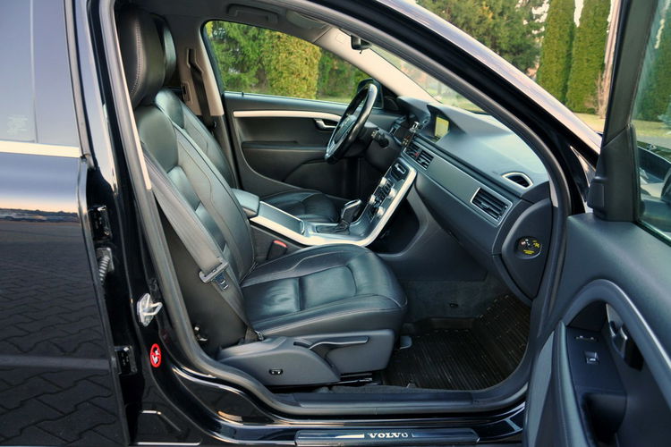 Volvo V70 2.0d(181KM) D4 Lift Led Xenon Navi Skóry Virtual Cokpit Alu17"FUL ASO zdjęcie 17