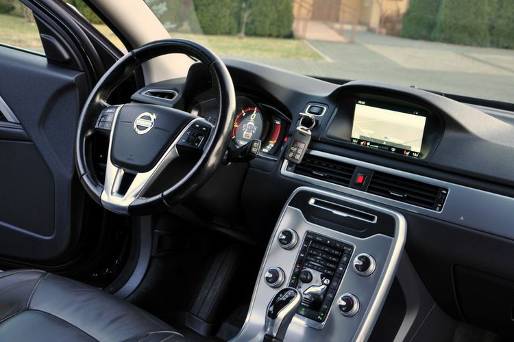 Volvo V70 2.0d(181KM) D4 Lift Led Xenon Navi Skóry Virtual Cokpit Alu17"FUL ASO zdjęcie 25