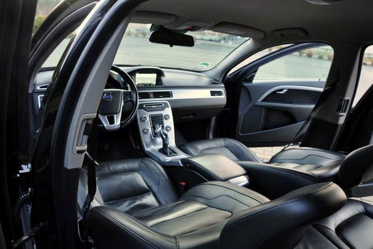 Volvo V70 2.0d(181KM) D4 Lift Led Xenon Navi Skóry Virtual Cokpit Alu17"FUL ASO zdjęcie 27