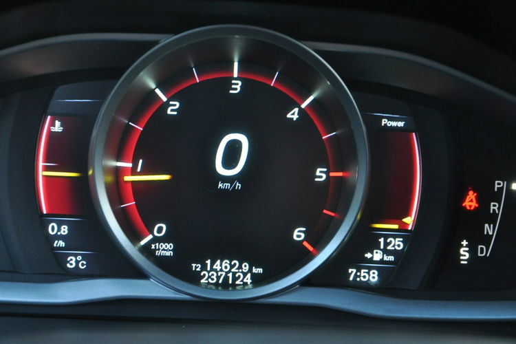 Volvo V70 2.0d(181KM) D4 Lift Led Xenon Navi Skóry Virtual Cokpit Alu17"FUL ASO zdjęcie 30