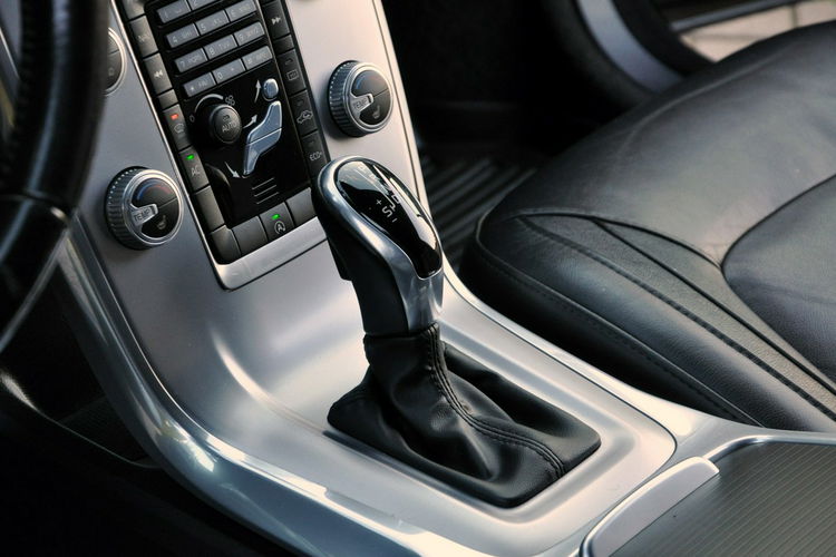 Volvo V70 2.0d(181KM) D4 Lift Led Xenon Navi Skóry Virtual Cokpit Alu17"FUL ASO zdjęcie 34