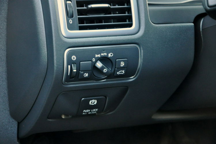 Volvo V70 2.0d(181KM) D4 Lift Led Xenon Navi Skóry Virtual Cokpit Alu17"FUL ASO zdjęcie 35
