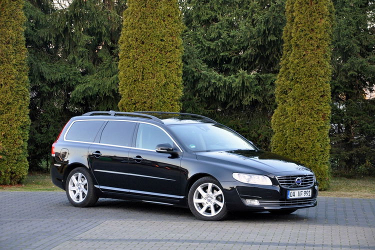 Volvo V70 2.0d(181KM) D4 Lift Led Xenon Navi Skóry Virtual Cokpit Alu17"FUL ASO zdjęcie 4