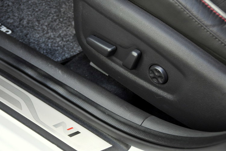 Hyundai i30N 2.0T(275KM) Full Led Navi Kamera Skóry El.Fotele+Pamięć I Wł Alu19"ASO zdjęcie 24