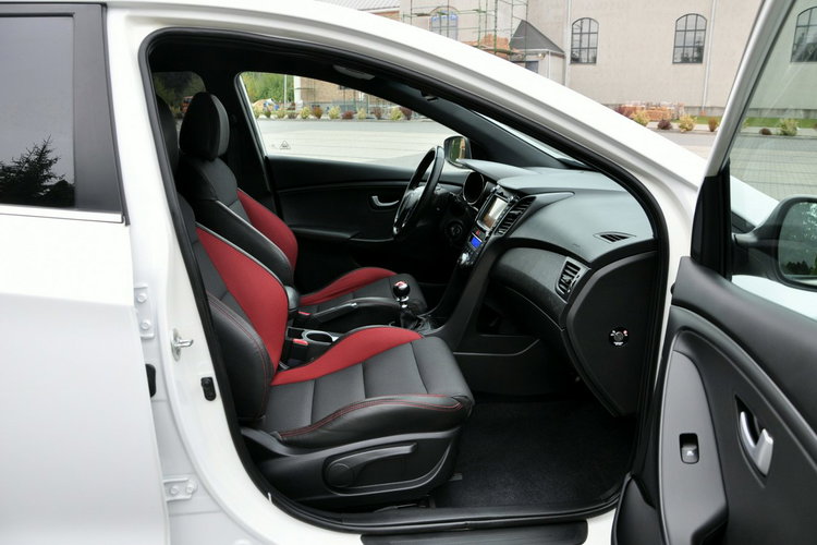 Hyundai i30 1.6Turbo(186KM) Xenon Led Navi Kamera Skóry Grzana Kierow. Alu18"ASO zdjęcie 17