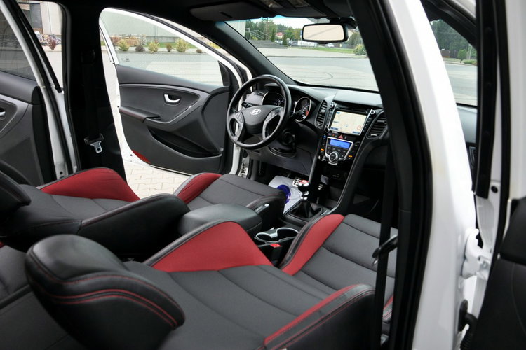 Hyundai i30 1.6Turbo(186KM) Xenon Led Navi Kamera Skóry Grzana Kierow. Alu18"ASO zdjęcie 24