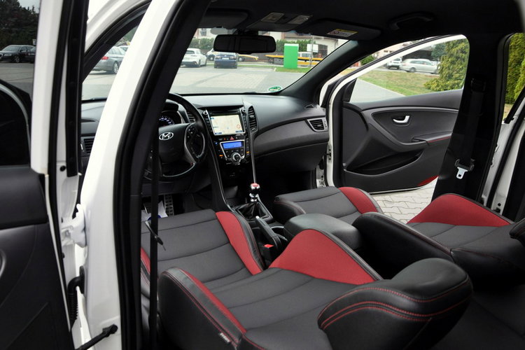 Hyundai i30 1.6Turbo(186KM) Xenon Led Navi Kamera Skóry Grzana Kierow. Alu18"ASO zdjęcie 28