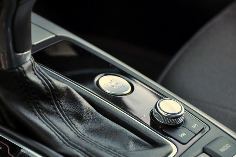 Audi A6 2.0TDI(177KM) Bi-Xenon Led Navi Panorama BOSE Reling Chrom Alu18"ASO zdjęcie 35