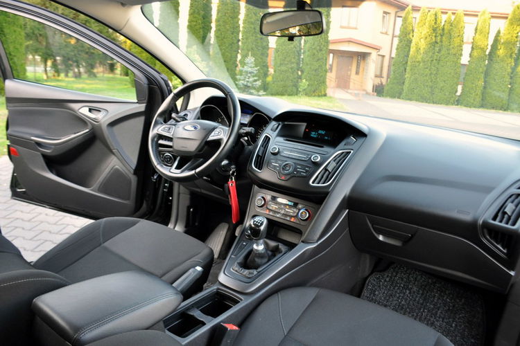 Ford Focus 1.5TDCi(120KM) Lift 123tyś.km Klimatronik Grzane Fotele Welur Alu16" zdjęcie 24