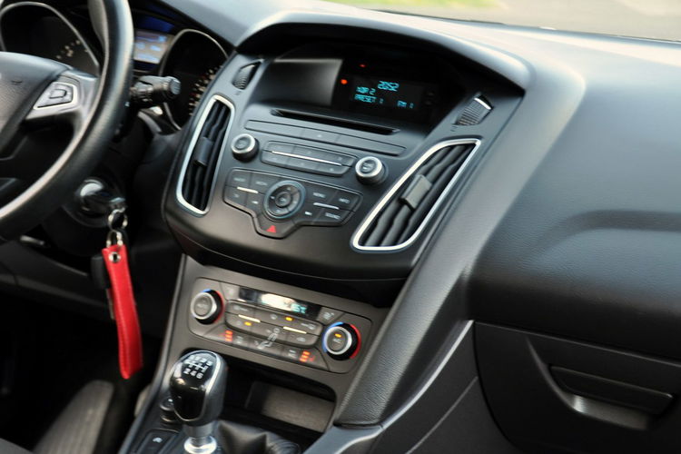 Ford Focus 1.5TDCi(120KM) Lift 123tyś.km Klimatronik Grzane Fotele Welur Alu16" zdjęcie 26