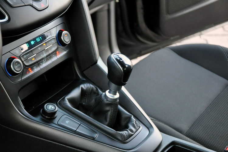 Ford Focus 1.5TDCi(120KM) Lift 123tyś.km Klimatronik Grzane Fotele Welur Alu16" zdjęcie 34
