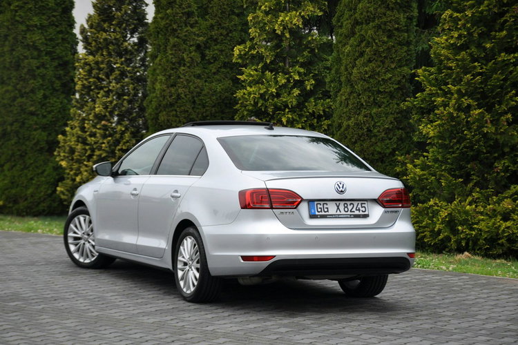 Volkswagen Jetta 1.4T(150KM) Hybrid Led Bi-Xenon Navi Kamera Skóry El.Fotel Alu17"Full zdjęcie 14