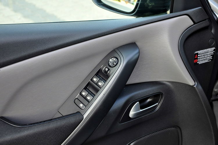 Citroen C4 Picasso 1.6HDI(116KM) Led Navi 7-Foteli Chrom Welur Keyless Go Alu 17"ASO zdjęcie 37