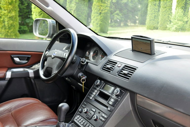 Volvo XC 90 2.4D(185KM) Xenon Navi El.Fotele Skóry 7-Foteli 2xParktr Alu17"FUL ASO zdjęcie 18