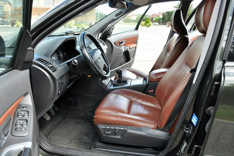 Volvo XC 90 2.4D(185KM) Xenon Navi El.Fotele Skóry 7-Foteli 2xParktr Alu17"FUL ASO zdjęcie 22