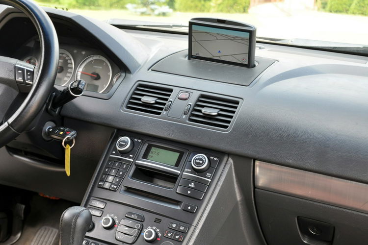 Volvo XC 90 2.4D(185KM) Xenon Navi El.Fotele Skóry 7-Foteli 2xParktr Alu17"FUL ASO zdjęcie 28