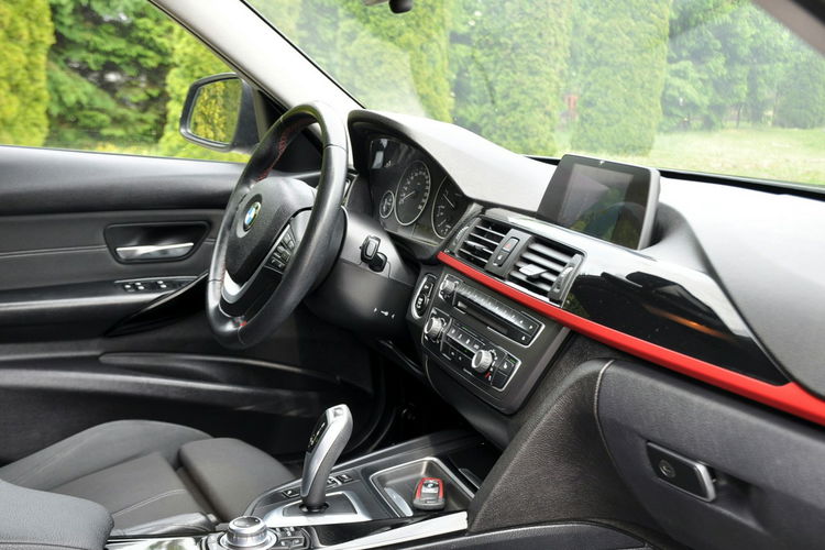 BMW 320 2.0d(184KM) Bi-Xenon Ringi Duża Navi 2xParktr I Wł Welur Alu18"ASO zdjęcie 18
