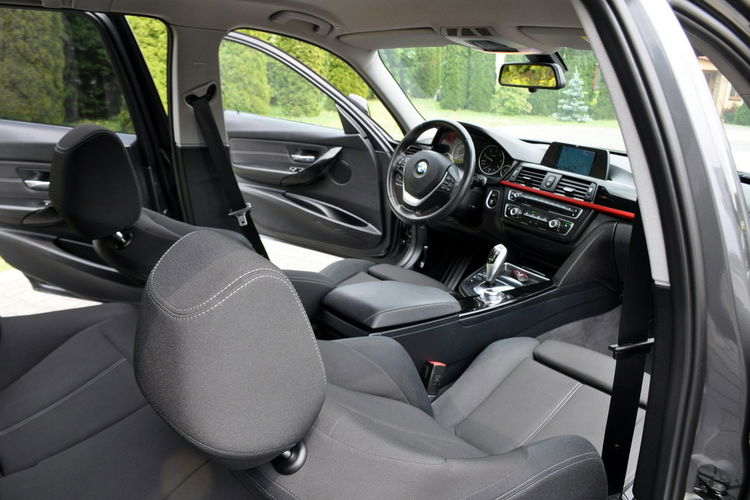 BMW 320 2.0d(184KM) Bi-Xenon Ringi Duża Navi 2xParktr I Wł Welur Alu18"ASO zdjęcie 24