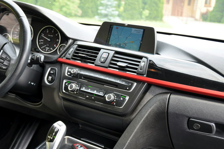 BMW 320 2.0d(184KM) Bi-Xenon Ringi Duża Navi 2xParktr I Wł Welur Alu18"ASO zdjęcie 27