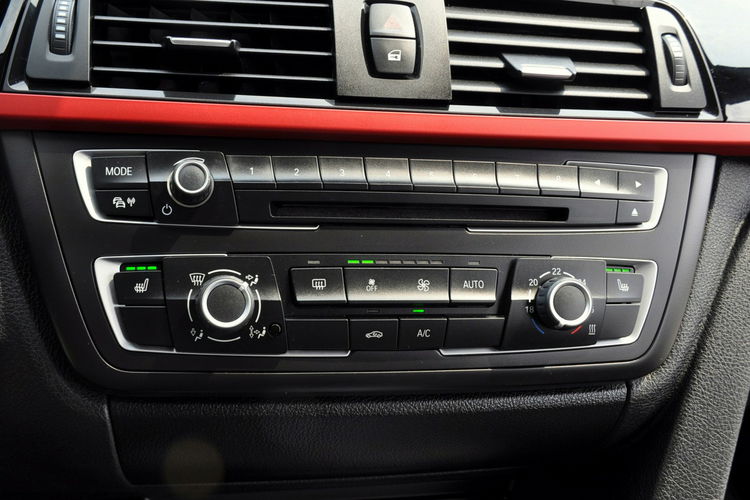 BMW 320 2.0d(184KM) Bi-Xenon Ringi Duża Navi 2xParktr I Wł Welur Alu18"ASO zdjęcie 33