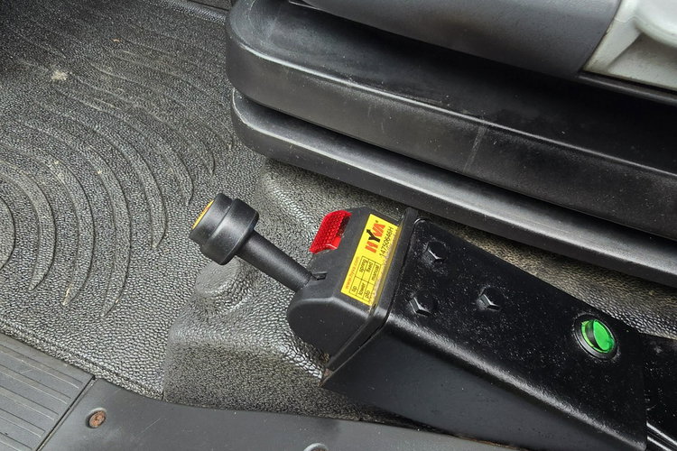 TGL 12.180 MAN TGL 12.180 / Wywrotka 3-stronna / Salon PL I-właściciel zdjęcie 15