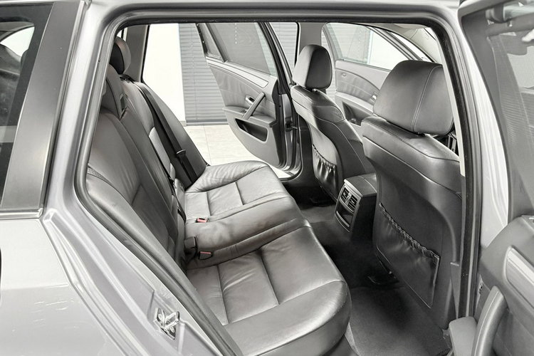 BMW 525 2.5i 192KM Dach panoramiczny Bi-Xenon Automat Pneumatyka zdjęcie 14