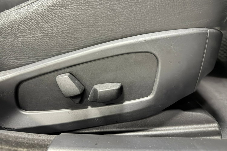 BMW 525 2.5i 192KM Dach panoramiczny Bi-Xenon Automat Pneumatyka zdjęcie 17