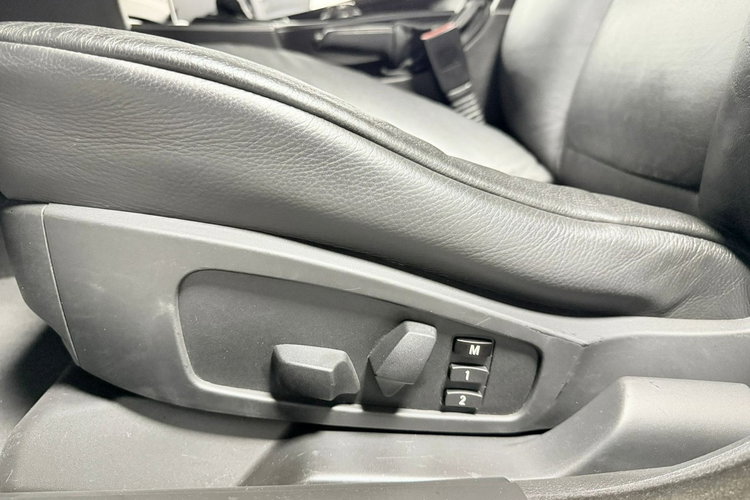 BMW 525 2.5i 192KM Dach panoramiczny Bi-Xenon Automat Pneumatyka zdjęcie 20