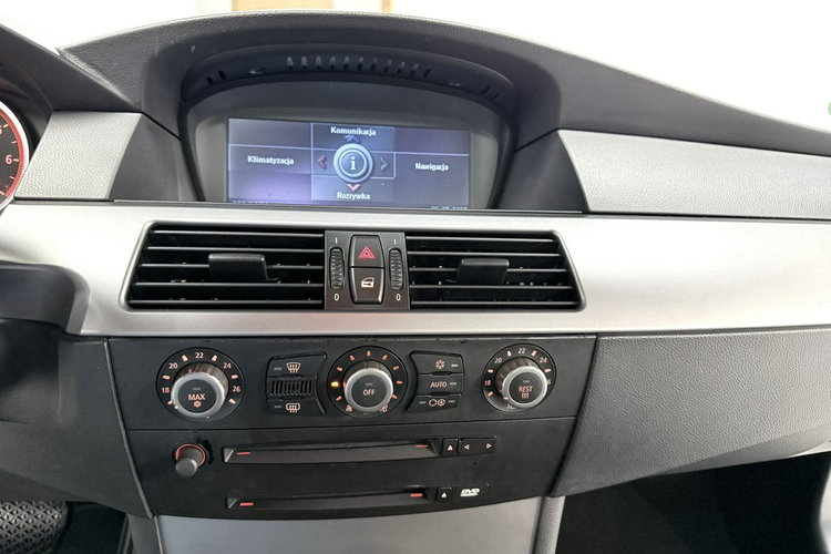 BMW 525 2.5i 192KM Dach panoramiczny Bi-Xenon Automat Pneumatyka zdjęcie 31